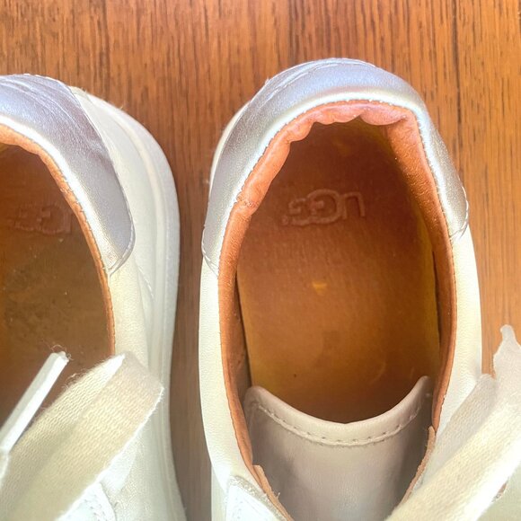 Uggs white and tan leather sneakers size 8.5 - Picture 7 of 8